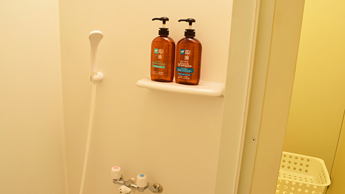 IZA Tokyo Asakusa Hostel-Complimentary Services-Shower&Powder room