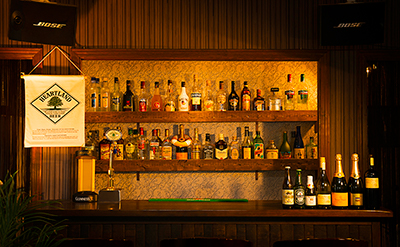 IZA Kamakura Guesthouse-Bar counter